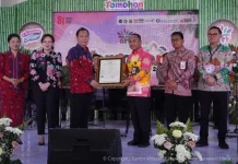 Hadiri TIFF 2026, Hendrik Pagiling Serahkan Sertifikat KBKI dan HKI Logo TIFF