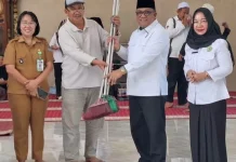 Ikuti Kick Off Geber Masjid, Ulyas Taha Dorong Kebersihan dan Kenyaman Masjid