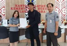 Kanwil Kemenkum Sulut Serahkan Sertifikat Hak Cipta Seni Patung Manguni