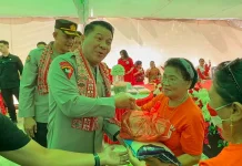 HUT ke-366 Desa Talawaan Meriah, Warga Terima Bantuan Sembako