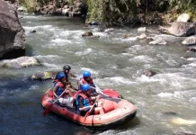 Debit Sungai Menurun, Arung Jeram Timbukar Tetap Ramai Wisatawan