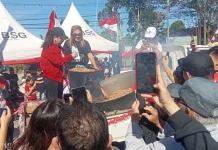 Pawai Pembangunan Meriahkan HUT ke-81 RI di Kawangkoan Raya