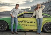 Anne Hathaway Gabung Tom Cruise di Sekuel Film 'Days of Thunder'