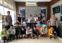 Kamim Tahuna Terima Pelimpahan 7 Orang Diduga WNA Filipina & 1 WNA dari Polsek Tamako
