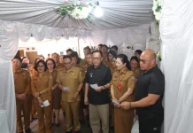 Pengabdian Empat Dekade Theodorus Kalumata Jadi Teladan, Senduk Berbelasungkawa