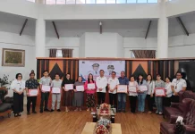 Sepuluh LKS Terima Dana Hibah Tunai dari Pemkot Tomohon