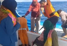 Tim SAR Berhasil Evakuasi 6 Penumpang KM Nyong Fati yang Mati Mesin di Selat Bangka