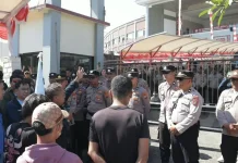 Polresta Manado Kawal Aksi Penyampaian Pendapat KSPSI AGN dan KB-PBI di DPRD Sulut