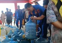 Polda Sulut Bersama PDAM Wanua Wenang Salurkan Air Bersih di Wilayah Kepulauan