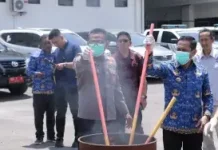 Kapolres dan Wali Kota Kotamobagu Musnahkan Barang Bukti Inkracht