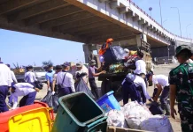 Kodaeral VIII Bersama TNI-POLRI & Pemkot Manado Bersihkan Pasar Bersehati