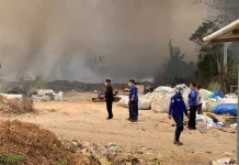 TPA Sumompo Terbakar, Api Mengancam Permukiman dan Gudang