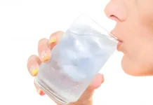 Benarkah Minum Air Es setelah Makan Berbahaya bagi Kesehatan?