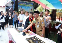Bupati Oskar Resmikan Gereja Filadelfia dan Pastori Tombolikat