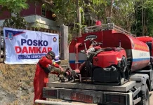 Hari Ketujuh, Damkar Kerahkan 8 Armada Padamkan Api TPA Sumompo
