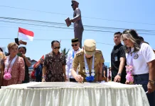 Monumen Patung Pahlawan Nasional Piere Tendean di Remboken Diresmikan