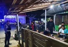 Pastikan Kamtibmas Terjaga, Polres Kotamobagu Gelar Patroli di Desa Kopandakan