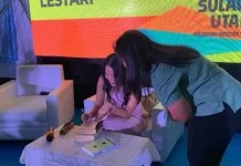 Book Signing Dee Lestari Meriahkan Festival Literasi Sulut