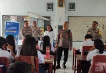 Polsek Wenang Sosialisasikan SMA Kemala Taruna Bhayangkara di SMP Garuda Manado