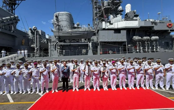 Kodaeral VIII Laksanakan Merplug Kedatangan Kapal Perang Jepang di Bitung