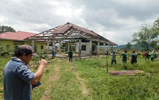 Babinsa Langowan Kawal Pembangunan Koperasi Desa Merah Putih Tumaratas Dua