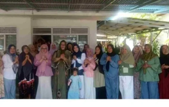 Lebaran Ketupat Molinou DPC PDIP Hadir di Tengah Masyarakat