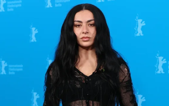 Charli XCX Umumkan Album Baru Music, Fashion, Film Rilis Juli 2026