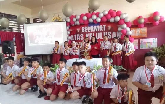 SDN 98 Manado Gelar Ibadah Syukur Kelulusan Murid Kelas 6