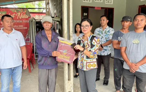 Dinsos Sulut Salurkan Bantuan Bagi Korban Puting Beliung