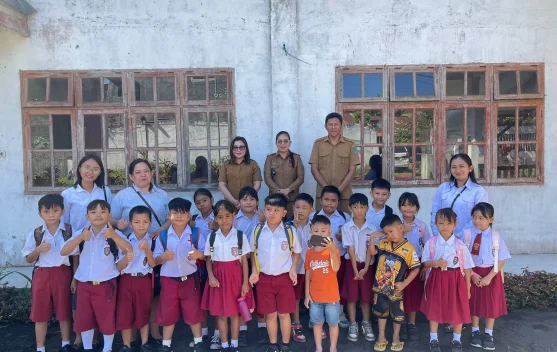 SD GMIM 61 Klabat Gelar Studi Lapangan di Kantor Desa Klabat