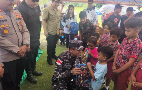 Kodaeral VIII Salurkan Bantuan Bencana Gempa di Pulau Kawio