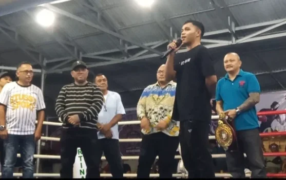 Pemegang Sabuk WBA Aser Kewas, Motivasi Atlit Tinju Sulut untuk Terus Berkarya