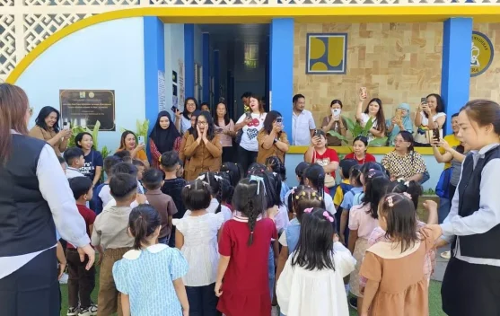 Antusiasme Orang Tua Dampingi Anak Ikuti MPLS TK di Manado