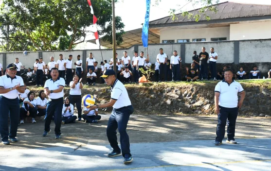 Wadan Kodaeral Buka Perlombaan Bola Volly Warnai HUT Kodaeral VIII ke-1 Tahun 2026