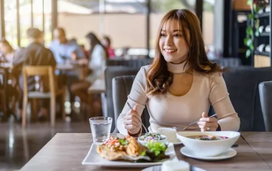 Enam Manfaat Makan Siang untuk Kesehatan dan Produktivitas