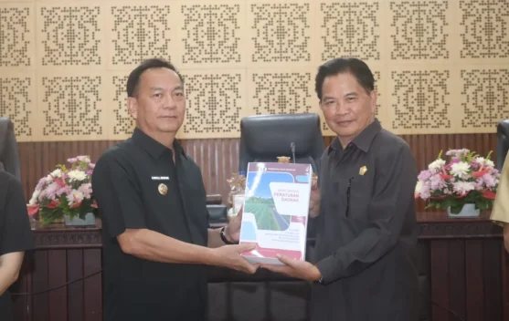 Wali Kota Tomohon Sampaikan Ranperda Perubahan APBD 2026