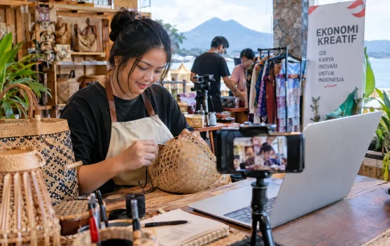 Ekonomi Kreatif: Mengubah Ide Menjadi Peluang Ekonomi