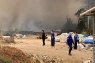 TPA Sumompo Terbakar, Api Mengancam Permukiman dan Gudang