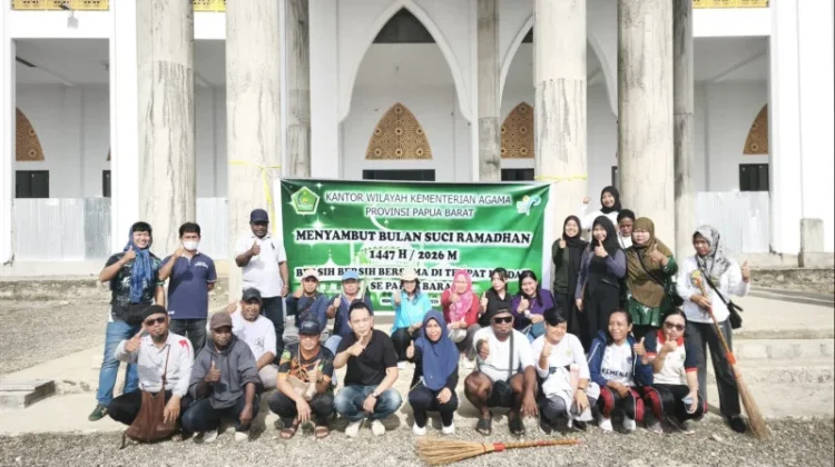 Sambut Ramadhan 1447 H, Kemenag Pabar Bersihkan Masjid lewat Geber