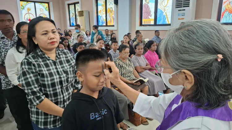 Umat Katolik Merayakan Rabu Abu, Pertanda Dimulainya Masa Prapaskah