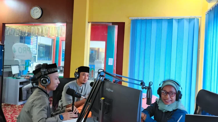 Mengabaikan Salam dan Senyum: Adab Kecil Besar Pahalanya