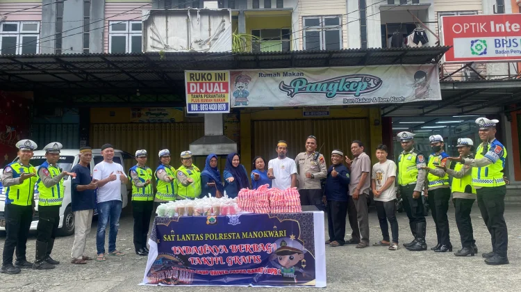 Tak Hanya Berbagi, Satlantas Kampanyekan Disiplin Lalu Lintas