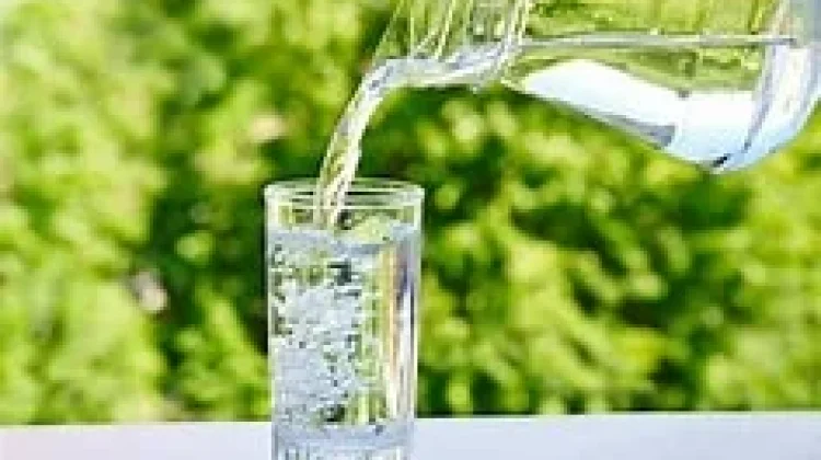 Rumus 2-4-2 agar Tidak Haus saat Puasa