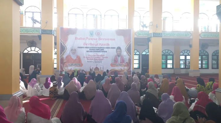 BKOW Papua Barat Buka Puasa Bersama dan Berbagi Kasih