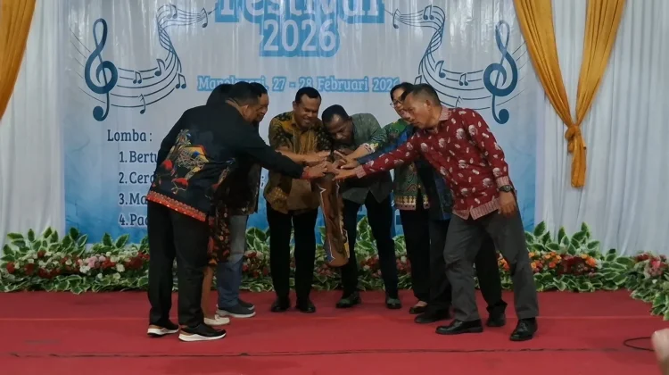 Festival Paduan Suara Katolik II di Manokwari Resmi Dibuka Sekda