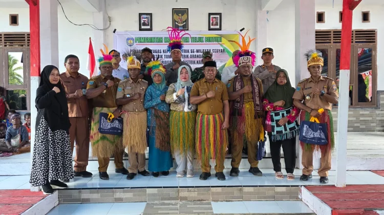 Empat Kepala Distrik Sebyar Raya Diantar Kolektif Wabup