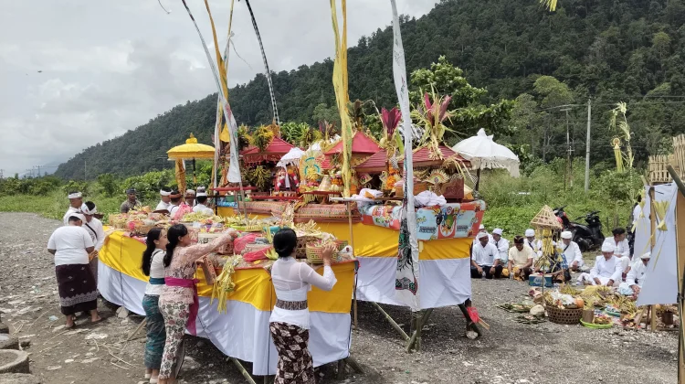 Umat Hindu Papua Barat Gelar Ritual Melasti Sambut Nyepi