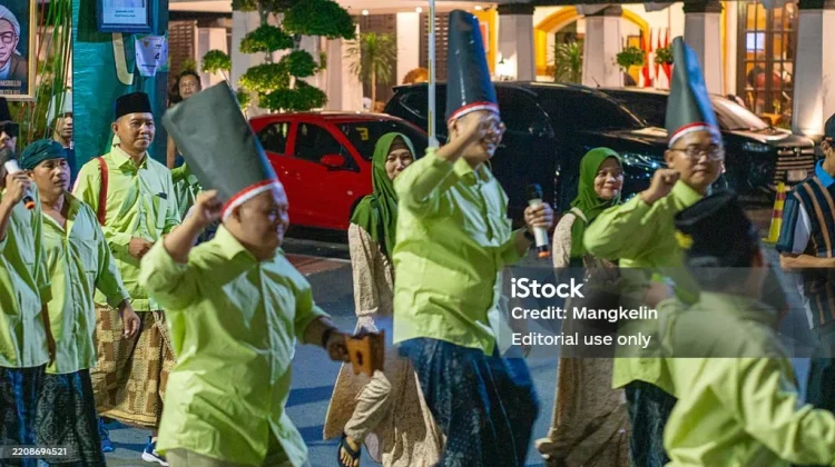 Meriahnya Tradisi Takbiran di Berbagai Penjuru Dunia