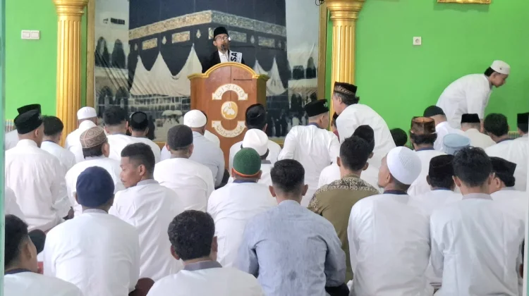 Warga Binaan Lapas Manokwari Khusyuk Ikuti Sholat Idul Fitri Bersama