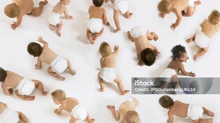 Gaya Merangkak Bayi Ternyata Beragam dan Unik